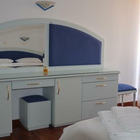 Perfect Beachfront Apartment Athens Exterior photo